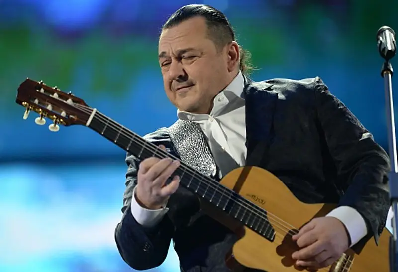 Fakta Menarik Mengenai Igor Sarukhanov - Isteri, Kanak-kanak, Muzik, Pakaian