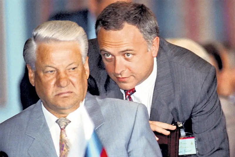 Andrey Kozyrev ati Boris Yeltsin