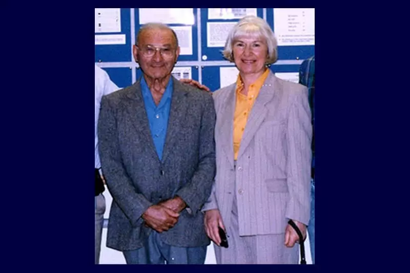 哈里·安特尔曼和他的妻子奥黛丽