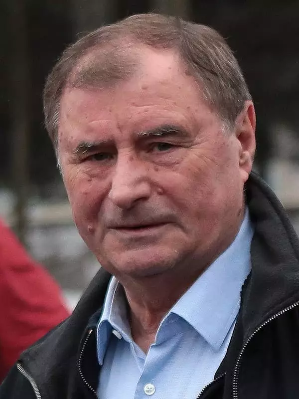 Anatoly Cheshovets - foto, biyografi, lavi pèsonèl, nouvèl, foutboler 2021