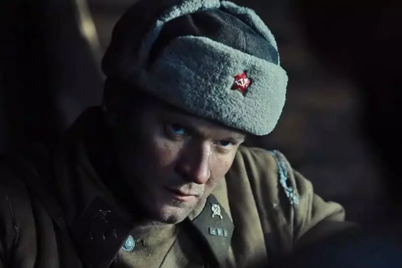 Sergey Zharkov dans le film "Rzhev" sur l'histoire de Vyacheslav Kondratyev "Réapparaître le sang"