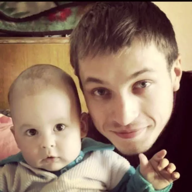 Evgeny Tokarev y su hija.