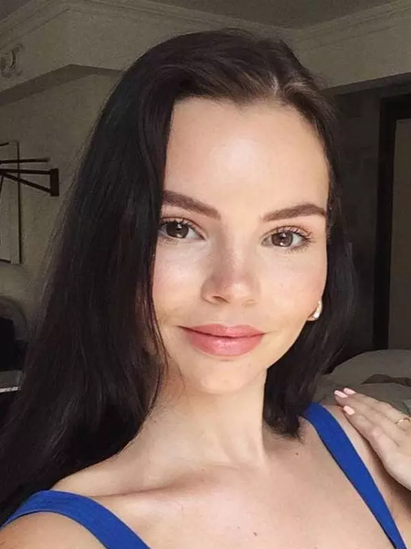 Eline Powell - Foto, Biografie, Persoonlike Lewe, Nuus, Films 2021