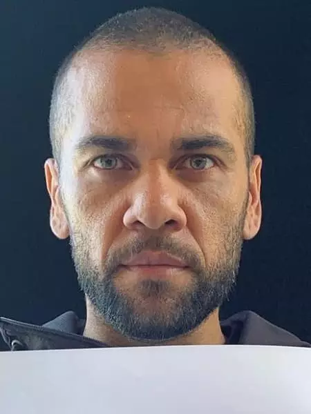 Dani Alves - fotografija, biografija, novice, osebno življenje, nogometaš 2021