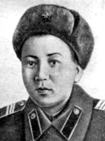 Manshuk Mametova - foto, biografia, vita personale, causa della morte, mitragliatrice