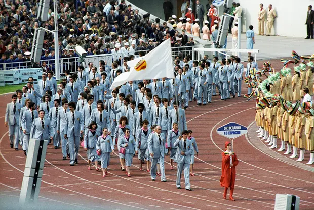 Olympiad-80: Imigani, i Moscou, indirimbo, idubu, gufungura, USSR, "NIVA", imyaka 40