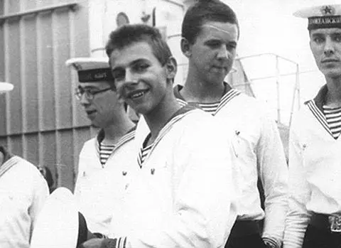 해군에있는 Ilya Lagutenko