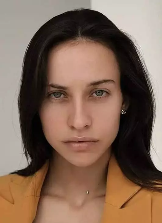 Alena Savastova - ພາບ, ຊີວະປະຫວັດ, ຊີວິດສ່ວນຕົວ, ຂ່າວ, ຮູບເງົາ 2021