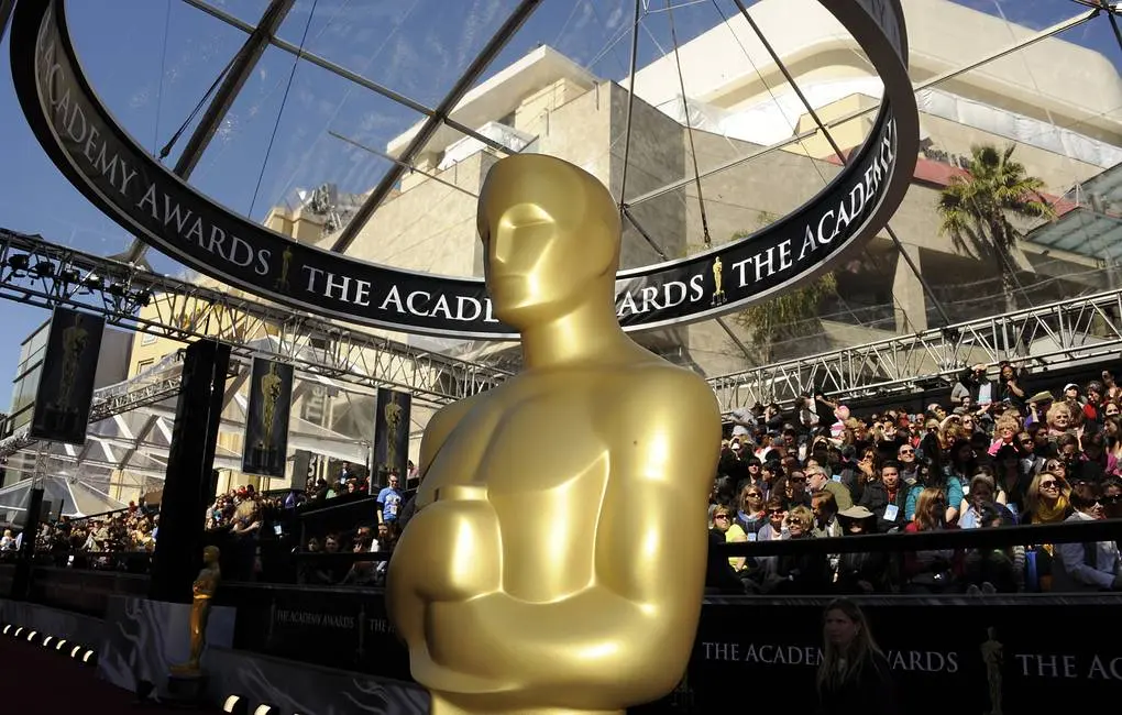 Zovala zabwino za nyenyezi za Oscar Mppe 2020: Hollywood, zithunzi, zamtundu