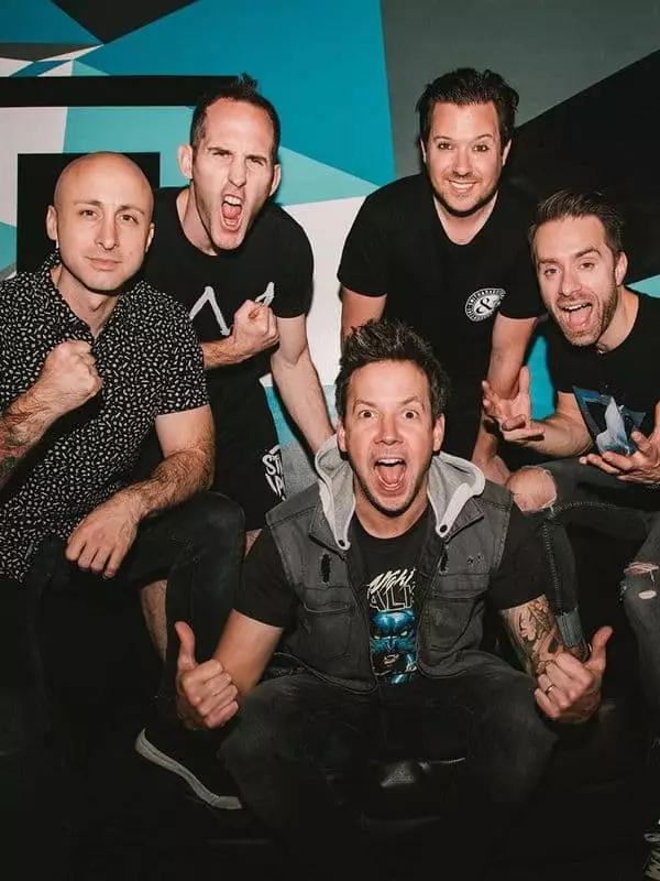 Grupo Simple Plan - Foto, Historia de Creación e Composición, Noticias, Cancións 2021