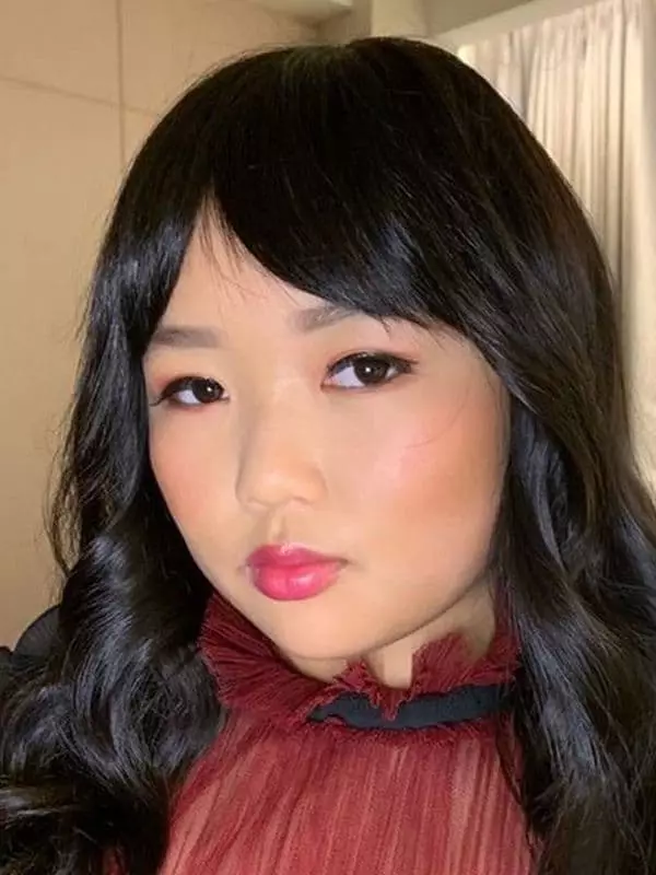 Ella Jay Basco - 写真、バイオグラフィー、個人的な生活、ニュース、映画2021