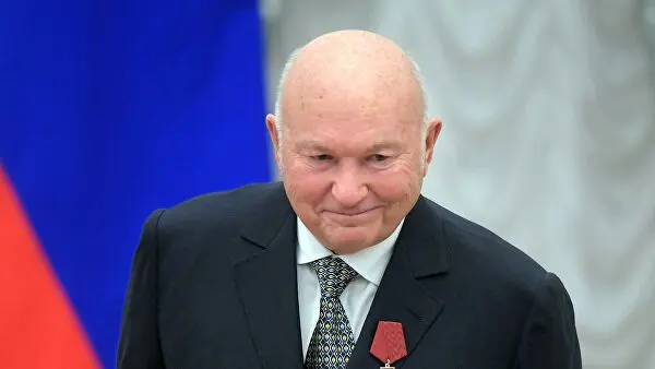 Plej popularaj mitoj pri Yuri Luzhkov: 2019, familia nomo, Biografio