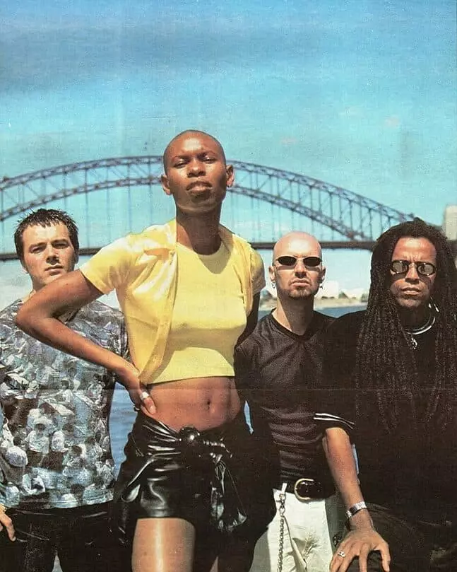 Skunk Anansie Group - Ata, Talafaʻasolopito Talafaʻasolopito o le Foafoaga ma le Faʻatooti, ​​Tala Fou, Pese 2021