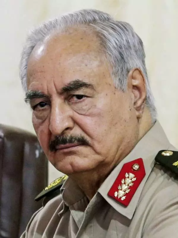 Khalifa Heftar - Foto, biografy, persoanlik libben, nijs, Libië 2021